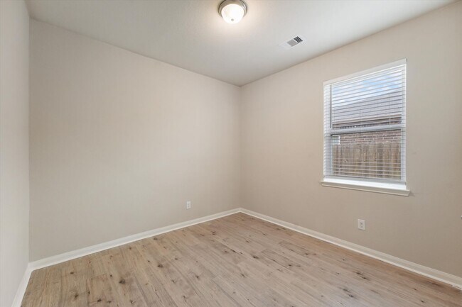 Building Photo - Beautiful Texas City Home in Seacrest Subdivsion