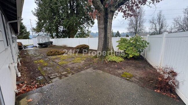 Building Photo - Charming 2BD/1BA with Patio  - Milwaukie