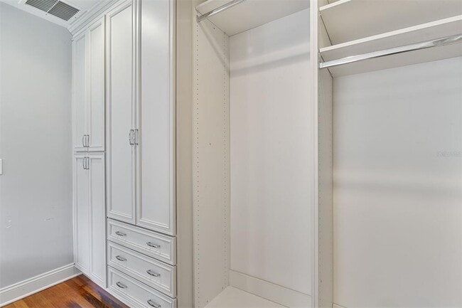 Building Photo - 2506 SW 9th Dr