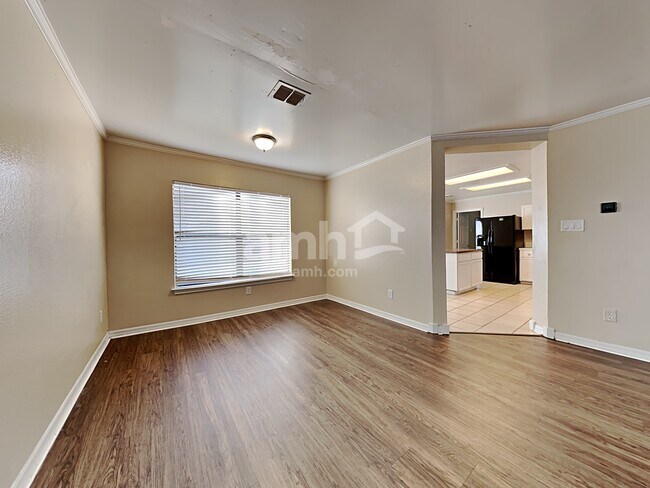 Building Photo - 5204 Blue Cir