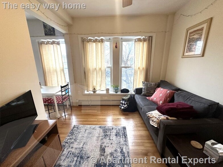 Building Photo - 1056 Cambridge St