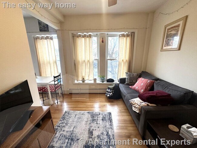 Building Photo - 1056 Cambridge St