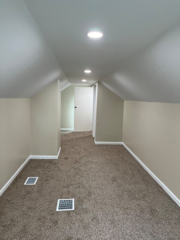 Building Photo - 4023 Valley View Dr