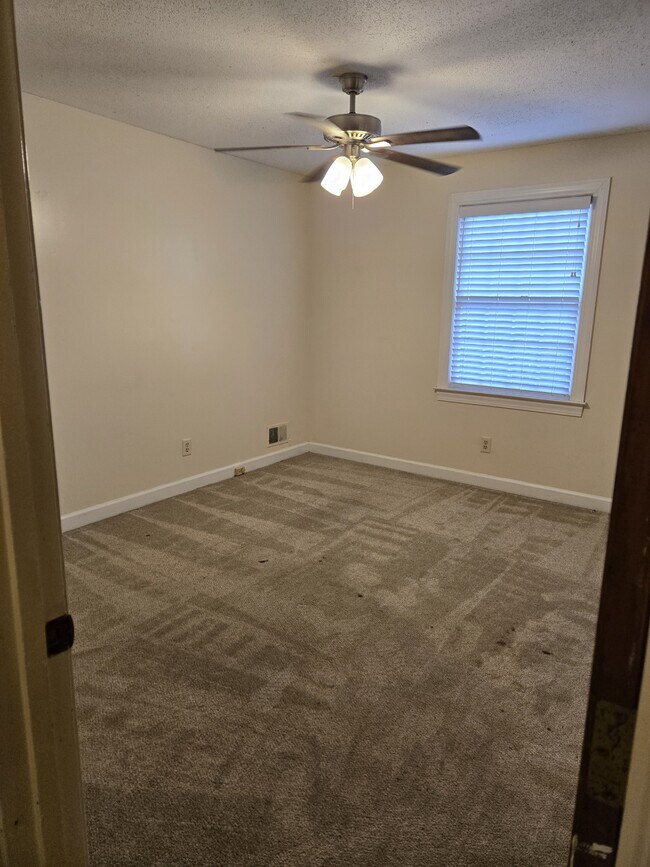 Building Photo - 9 Brookspring Cir