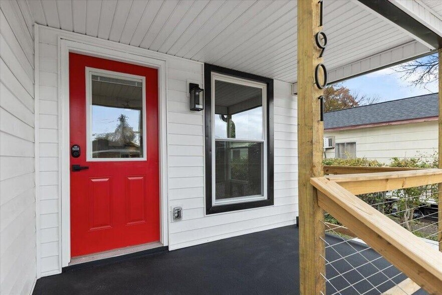 Building Photo - 1901 Walker Ave