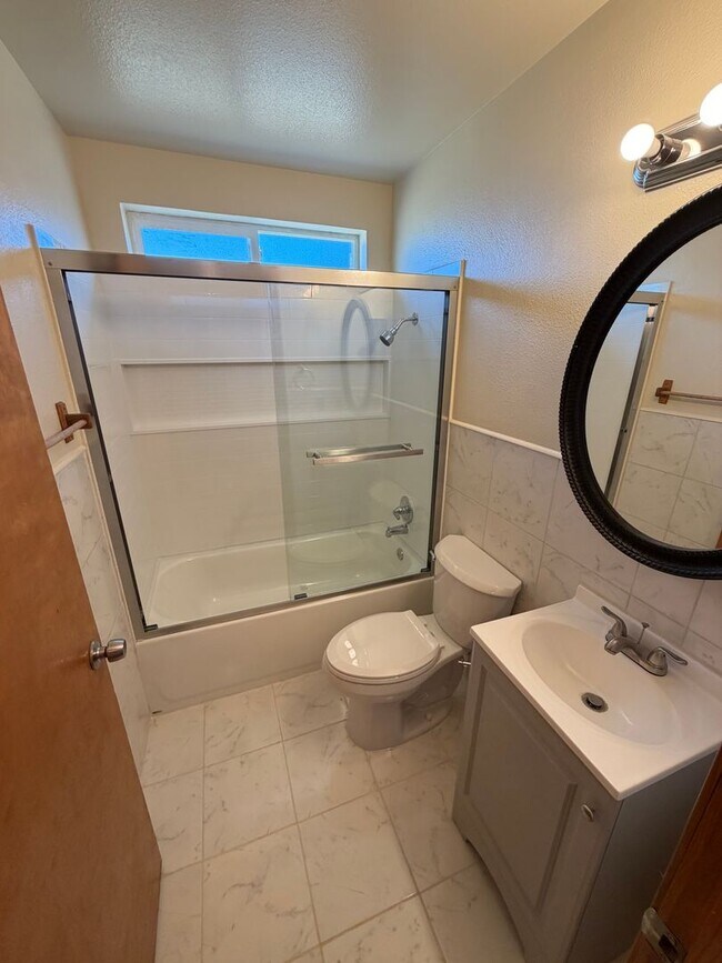 Building Photo - 3 Bed 2 Bath Country Home