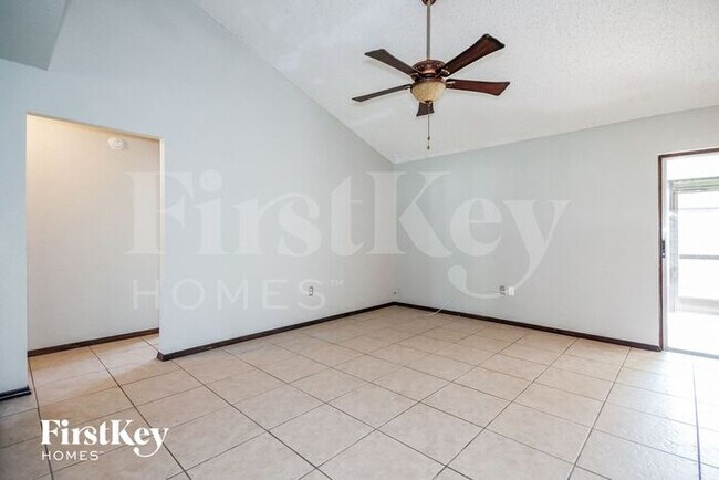 Building Photo - 1595 Sailpoint Dr