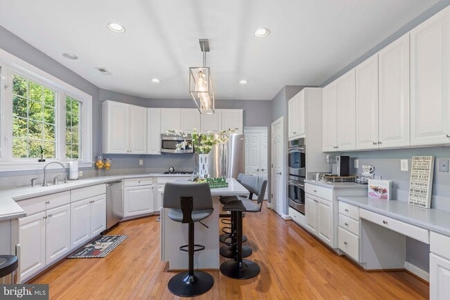 Building Photo - 12980 Highland Oaks Ct