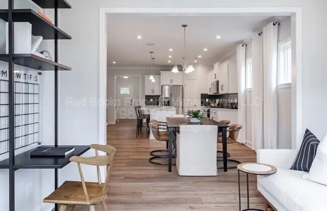 Building Photo - 19016 Yellow Birch Dr