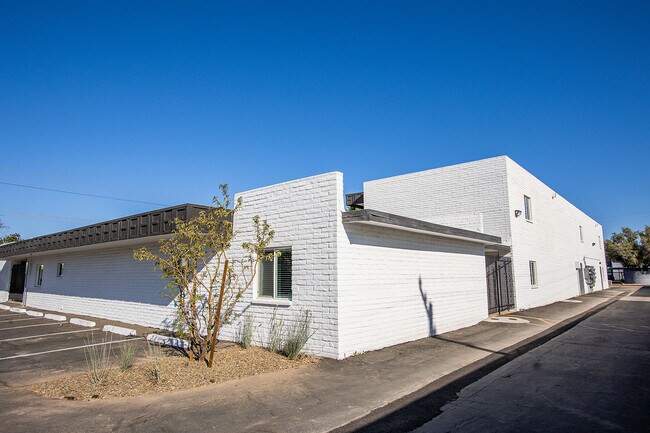 Building Photo - 3625 N 16th St