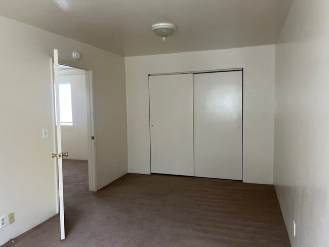 Building Photo - 1213corv