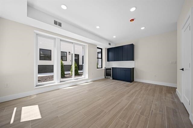 Building Photo - 27 Graham St