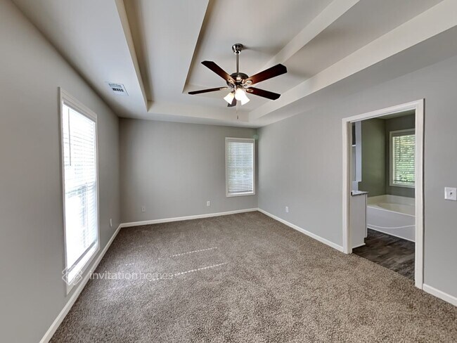 Building Photo - 2619 McGuire Dr