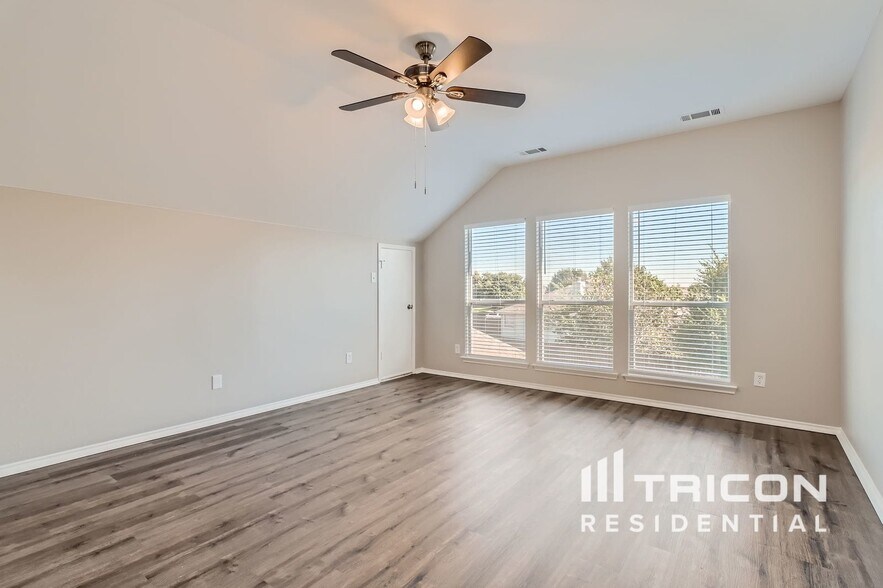 Building Photo - 1216 Juniper Ln