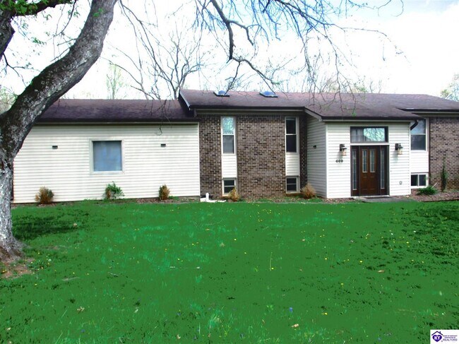 Building Photo - 609 Foxfire Rd