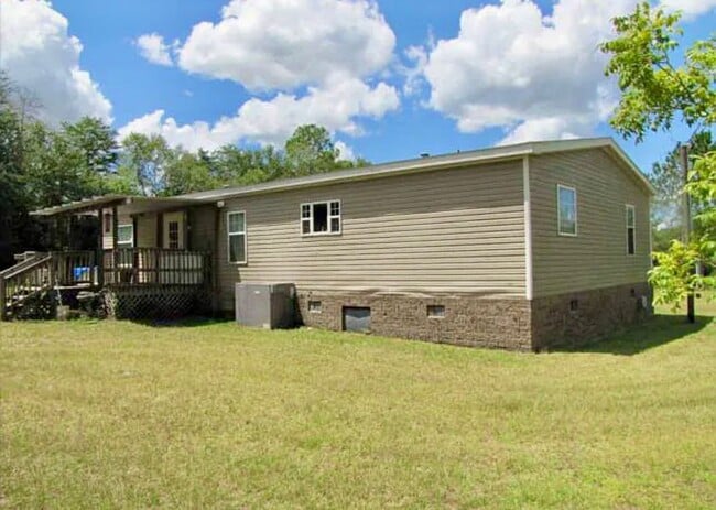Building Photo - 4 bed/2 bath mobile home