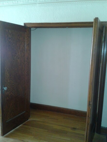 Building Photo - 1408 S 79th St
