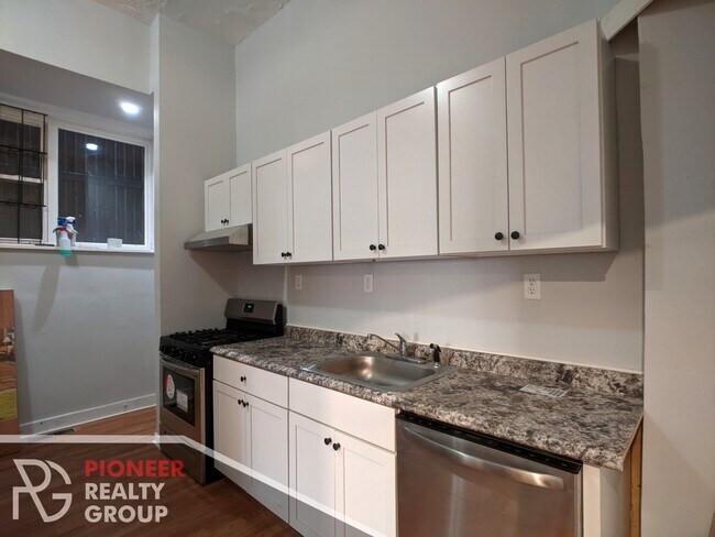 Building Photo - 3542 N Halsted St