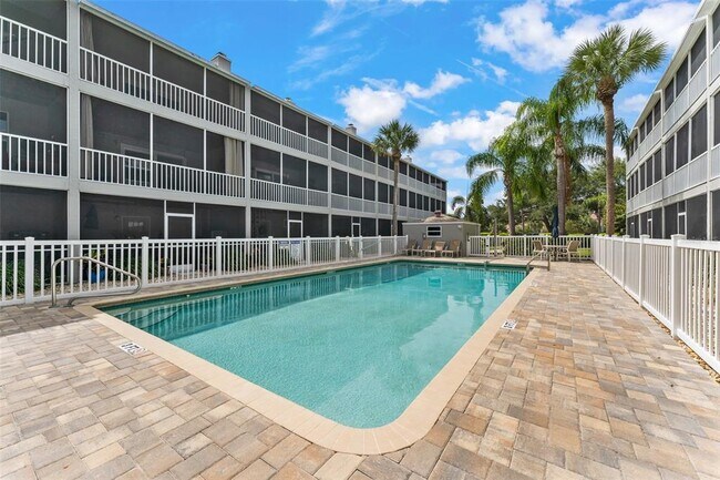 Building Photo - 737 Pinellas Bayway S