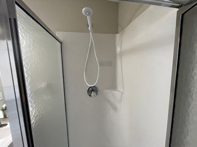 Building Photo - 7102 N Lagoon Dr