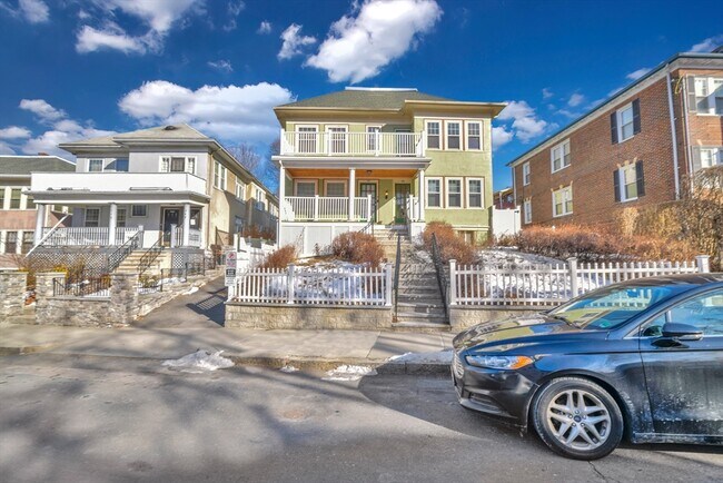 Building Photo - 146 Homestead St