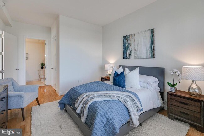 Building Photo - 1900 Hamilton St