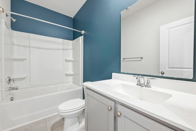 Building Photo - 3412 Bells Lk Cir