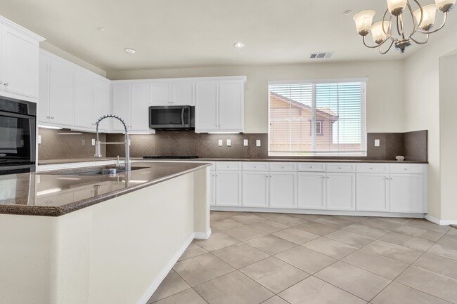 Building Photo - 4822 Brookside Ave