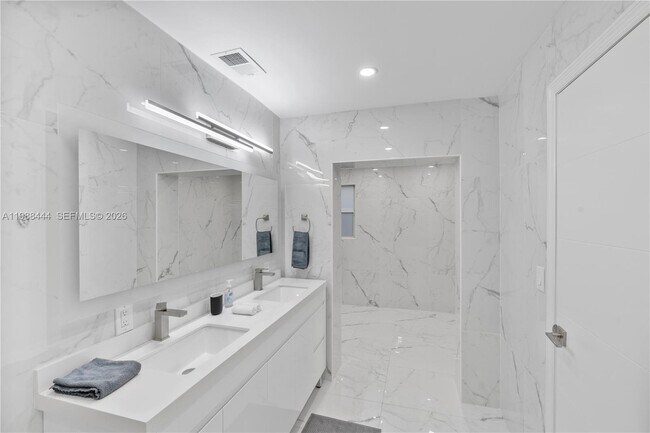 Building Photo - 1247 Jackson St