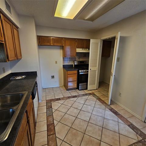 Building Photo - 4951 Regal Bluff