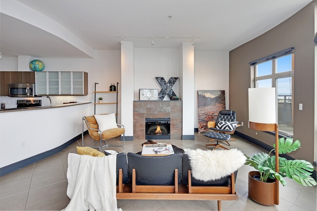 Building Photo - Lawrence Lofts