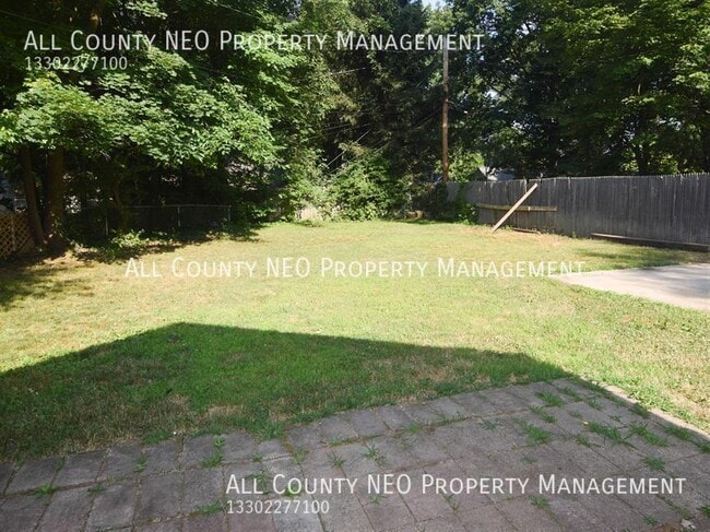 Building Photo - 2290 Suncrest Dr
