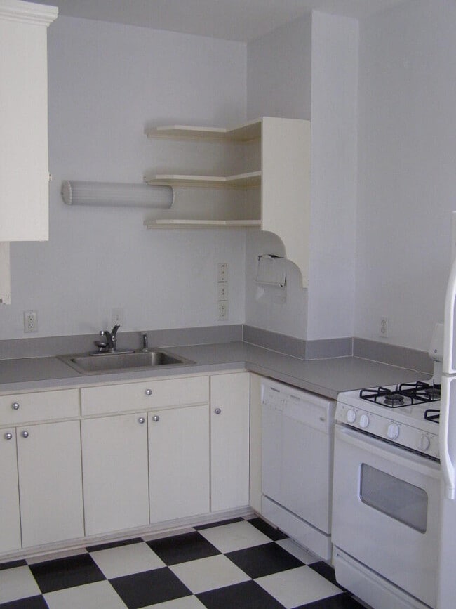 Building Photo - 1520 Copeland St