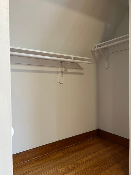Building Photo - 553 E Dover St