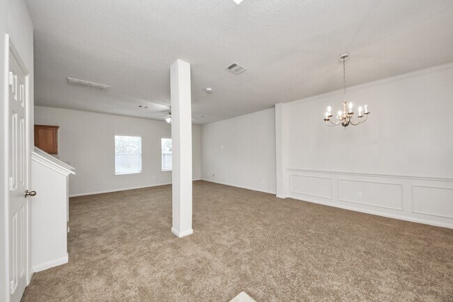 Building Photo - 6702 Albion Cresent Dr