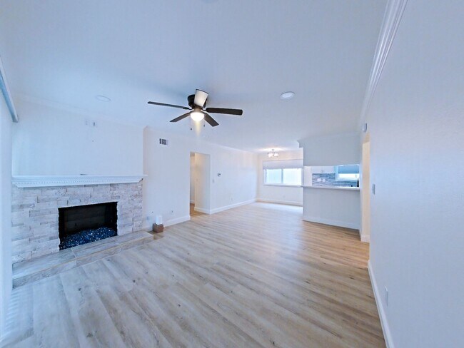 Building Photo - 117 Avenida Algodon