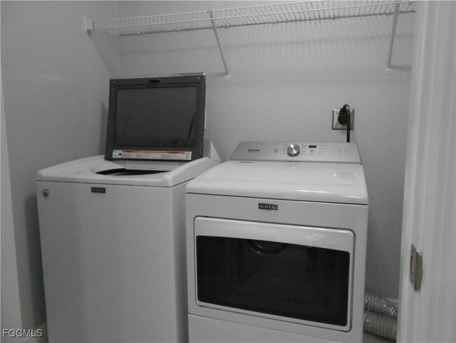 Building Photo - 601 Clayton Ave