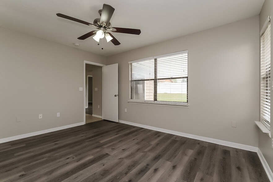 Building Photo - 11171 Heathwood Ave