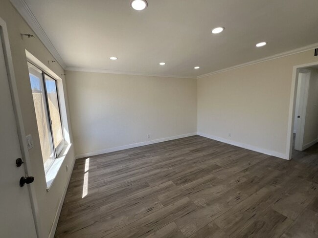 Building Photo - 12545 Cuesta Dr