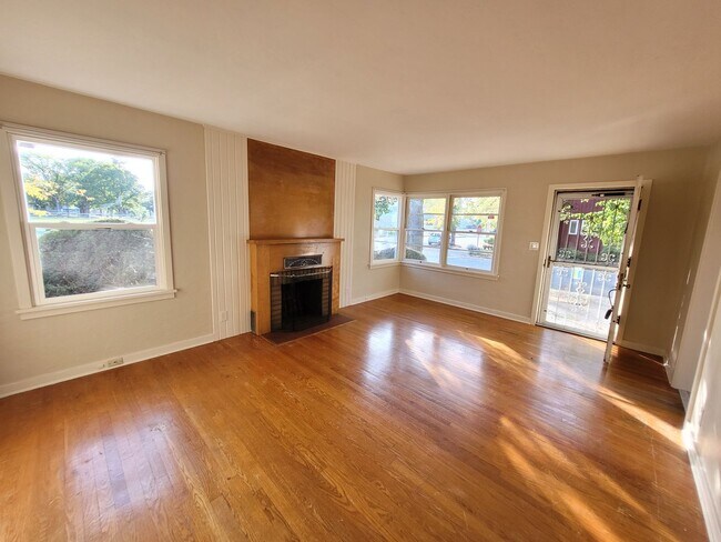 Building Photo - 2 Bed, 1 Bath Home in the Heart of Salem!