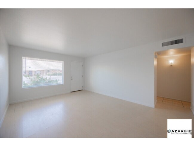 Building Photo - Stylish 2/2 Mesa Duplex Unit!