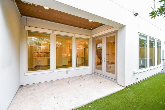 Building Photo - 810 Remington Glade Dr