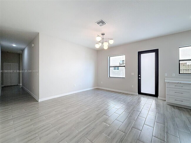 Building Photo - 406 NW 41st St