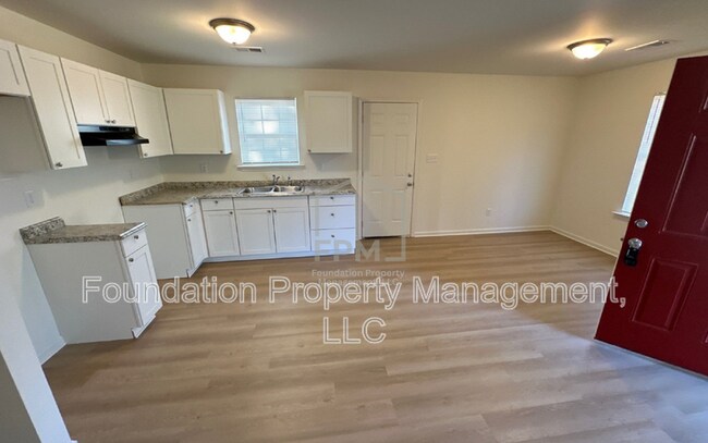 Building Photo - 3966 Battlefield Dr