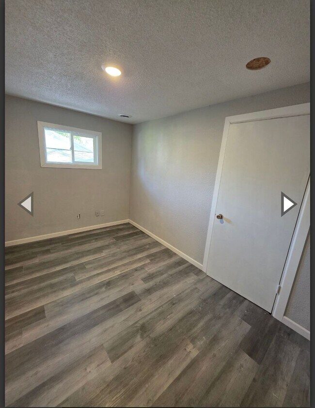 Building Photo - 107 Grundy St