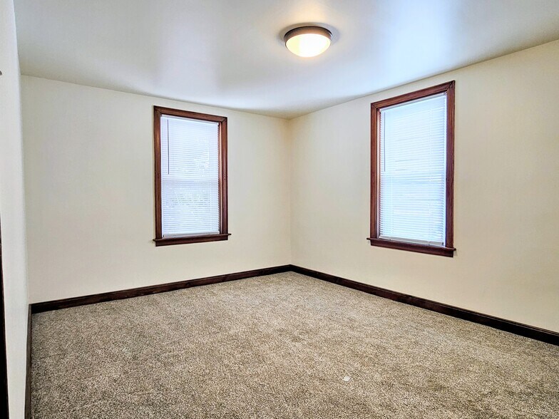 Building Photo - 221 Arch St