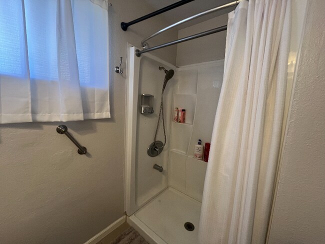 Building Photo - 7327 Sovereign Ct