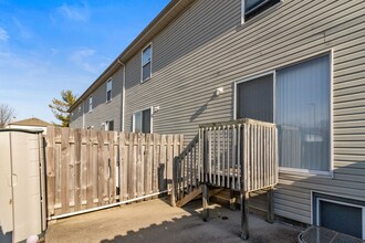 Building Photo - Spacious 3-Bed, 2.5-Bath Home – In-Unit Laundry, 2-Car Garage, and Pet Friendly