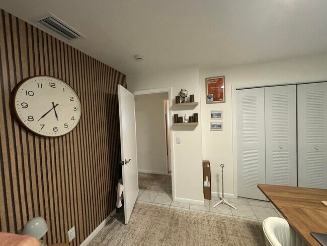 Building Photo - 800 Ibis Way