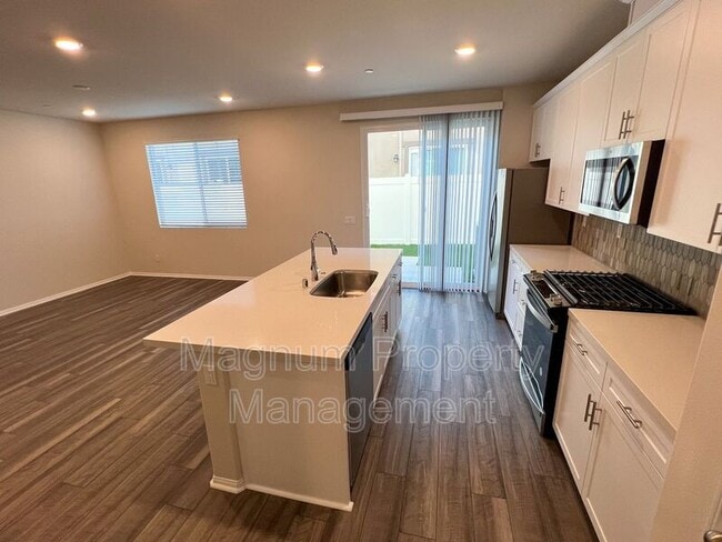 Building Photo - 40636 Birchfield Dr
